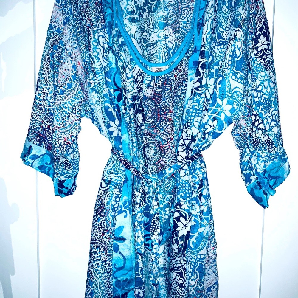 Med. Teal flower kimono w/ matching sleep tank :)